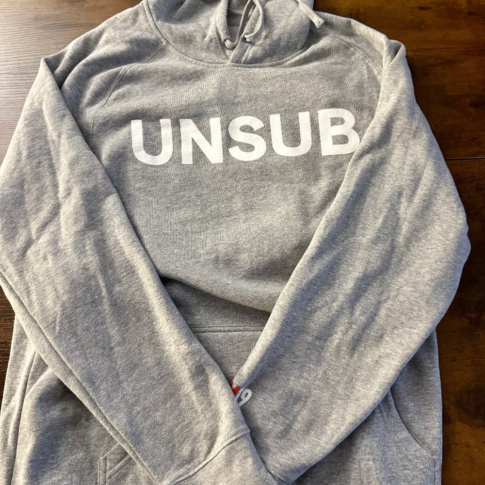 Criminal Minds Evolution Commerative Season 19 UNSUB Hoodie Tv show XL RARE FIND